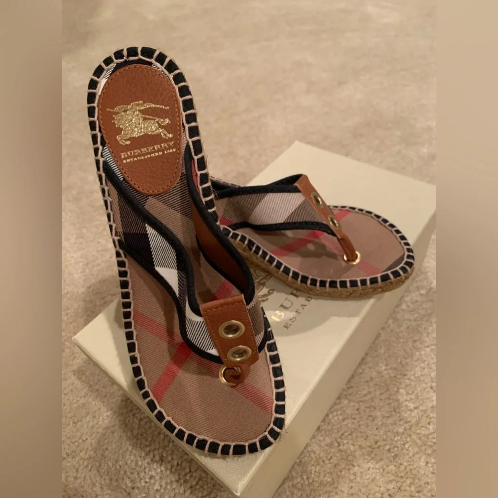 🤎 Burberry Wedges 36 🖤